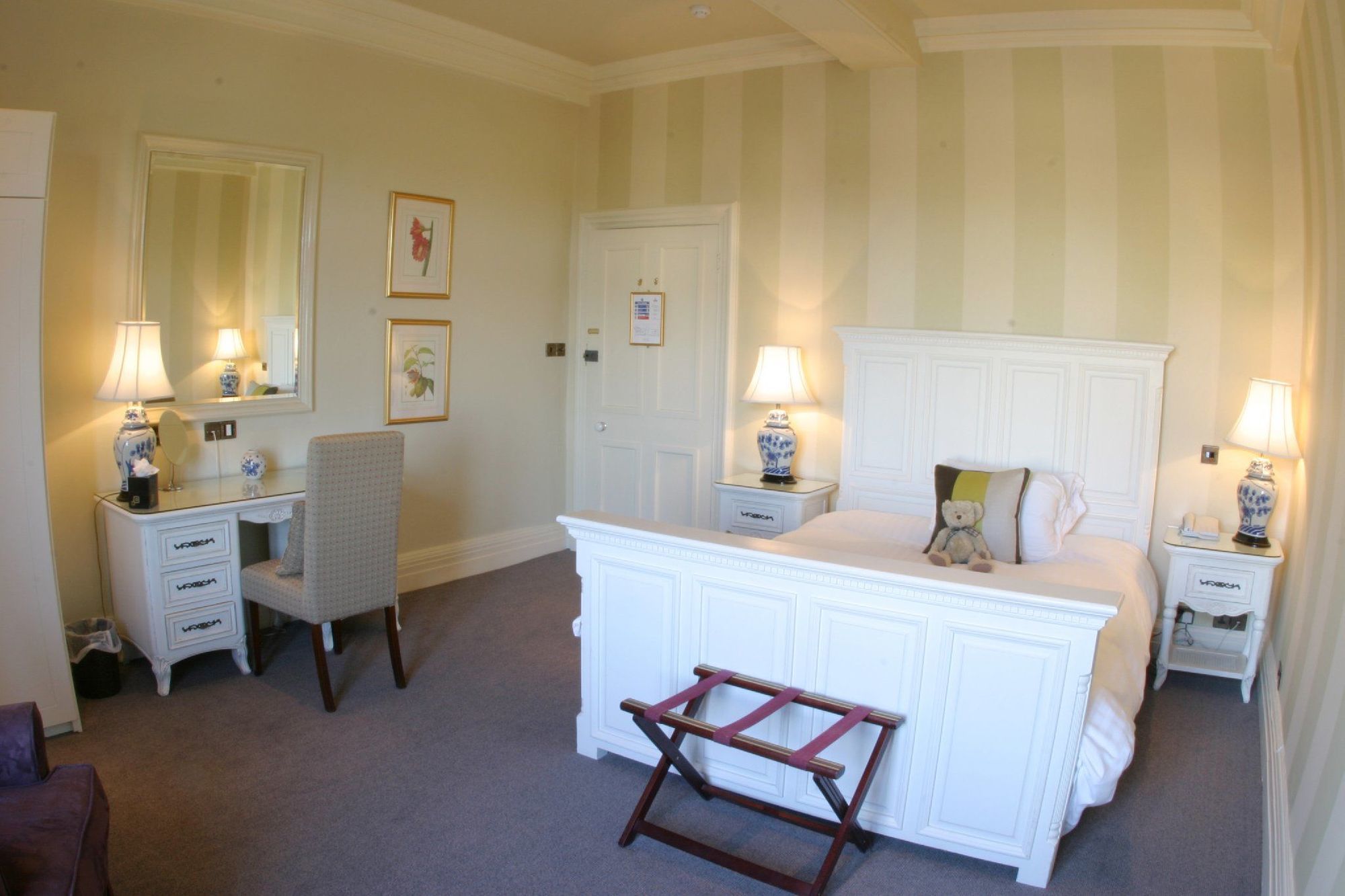 Old Bell Hotel Malmesbury Room photo